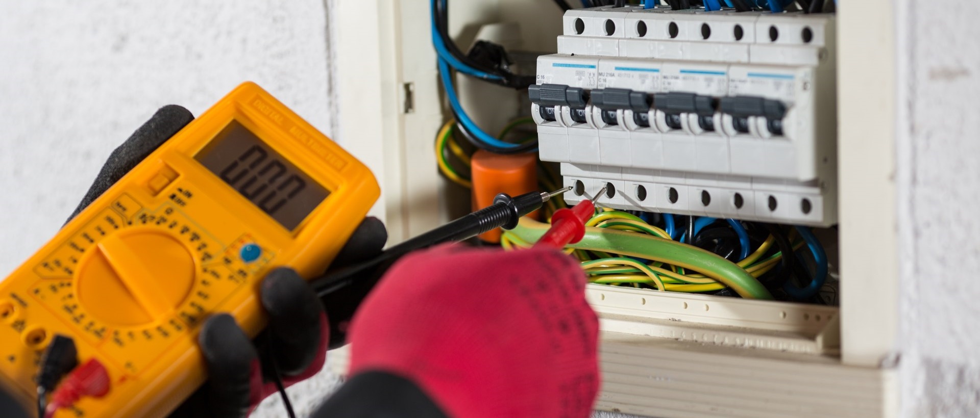 Electricians EN11